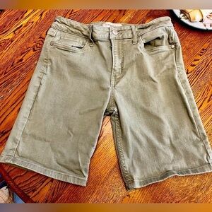 Calvin Klein Jeans Shorts Women’s Size 28 Waist Summer Vacation Beach Nature